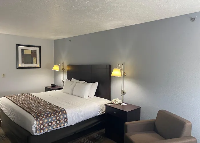 Baymont By Wyndham Il Motel